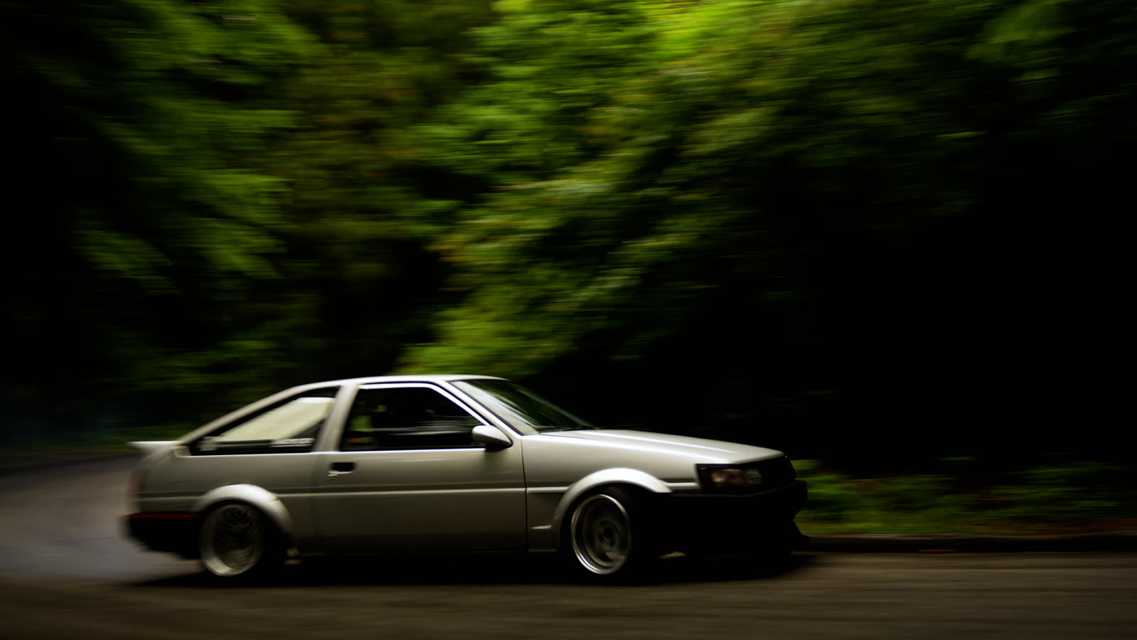 Silver AE86 Sprinter Trueno